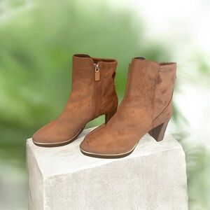Tan Suede Ankle Boots - block heel Size 9 New With Box by Antonio Saint New York